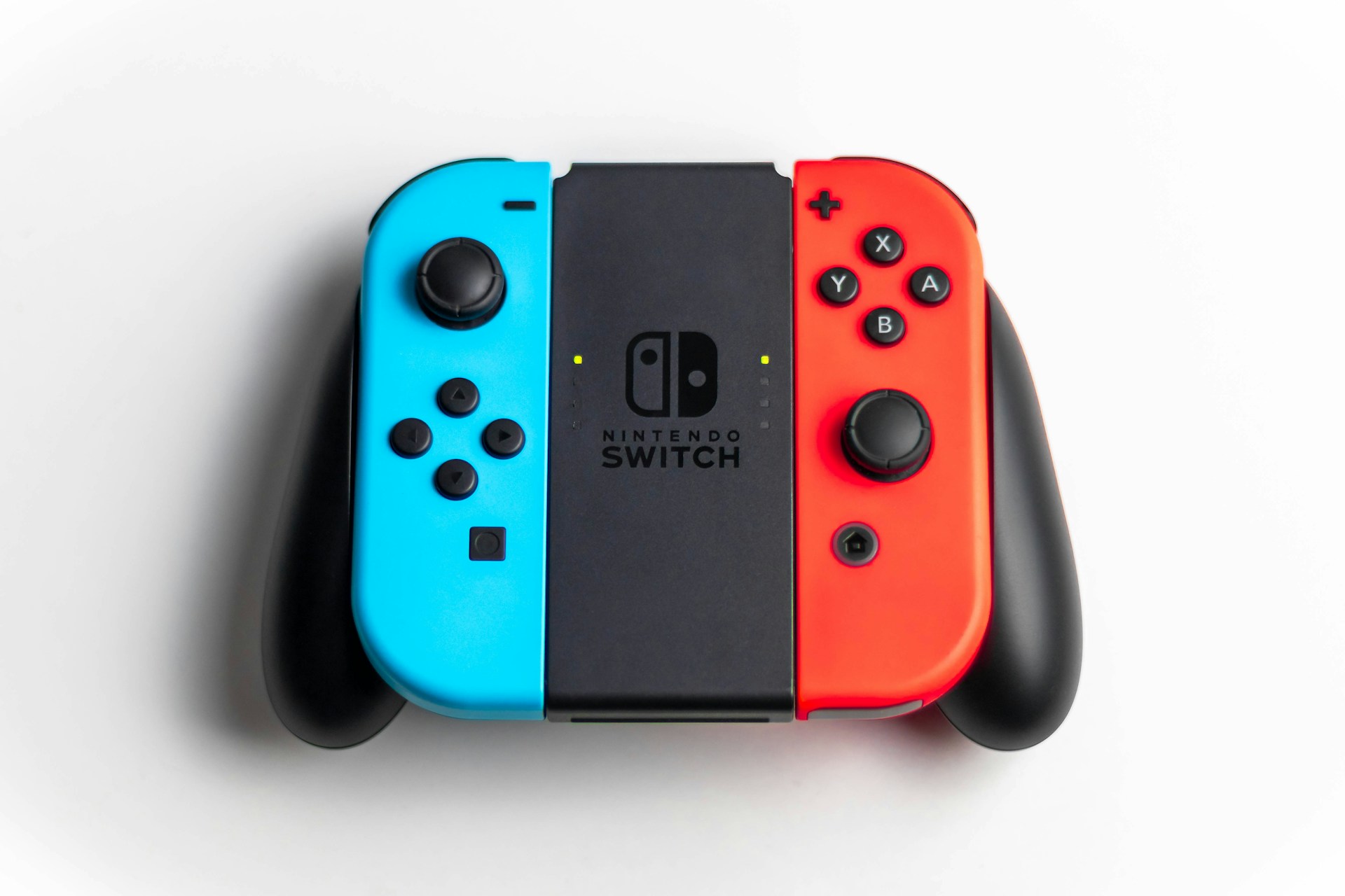 Nintendo refuerza el ecosistema de la Switch 2 con un buscador de compatibilidad y nuevos accesorios