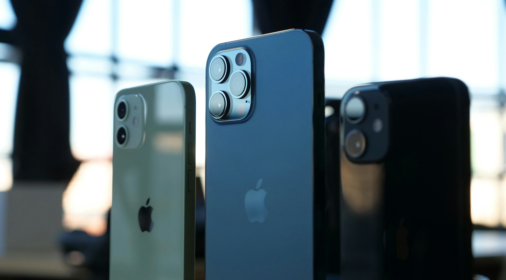 Giro en el mercado tecno: cuánto costará el iPhone 15 tras la quita de aranceles y los primeros detalles del iPhone 18
